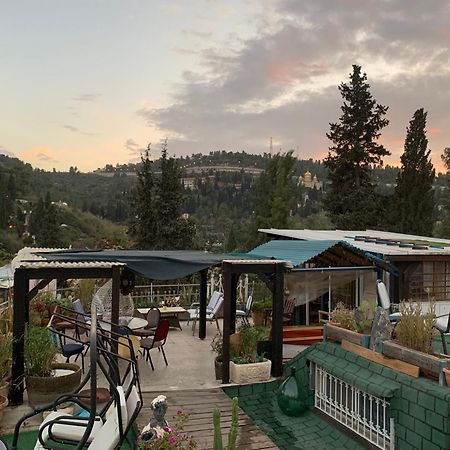 Sweet 'En Kerem View Bed and Breakfast Jeruzalem Buitenkant foto