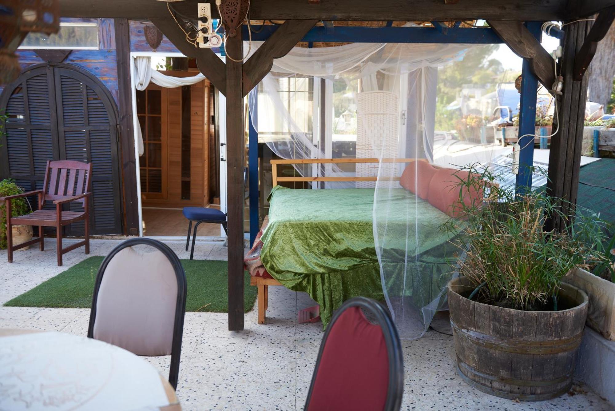 Sweet 'En Kerem View Bed and Breakfast Jeruzalem Buitenkant foto