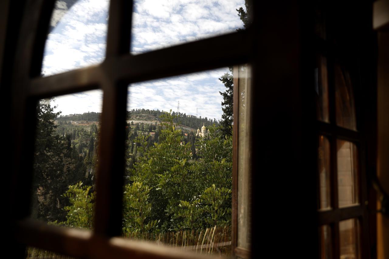 Sweet 'En Kerem View Bed and Breakfast Jeruzalem Buitenkant foto