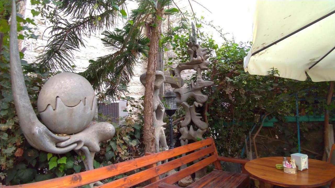 Sweet 'En Kerem View Bed and Breakfast Jeruzalem Buitenkant foto