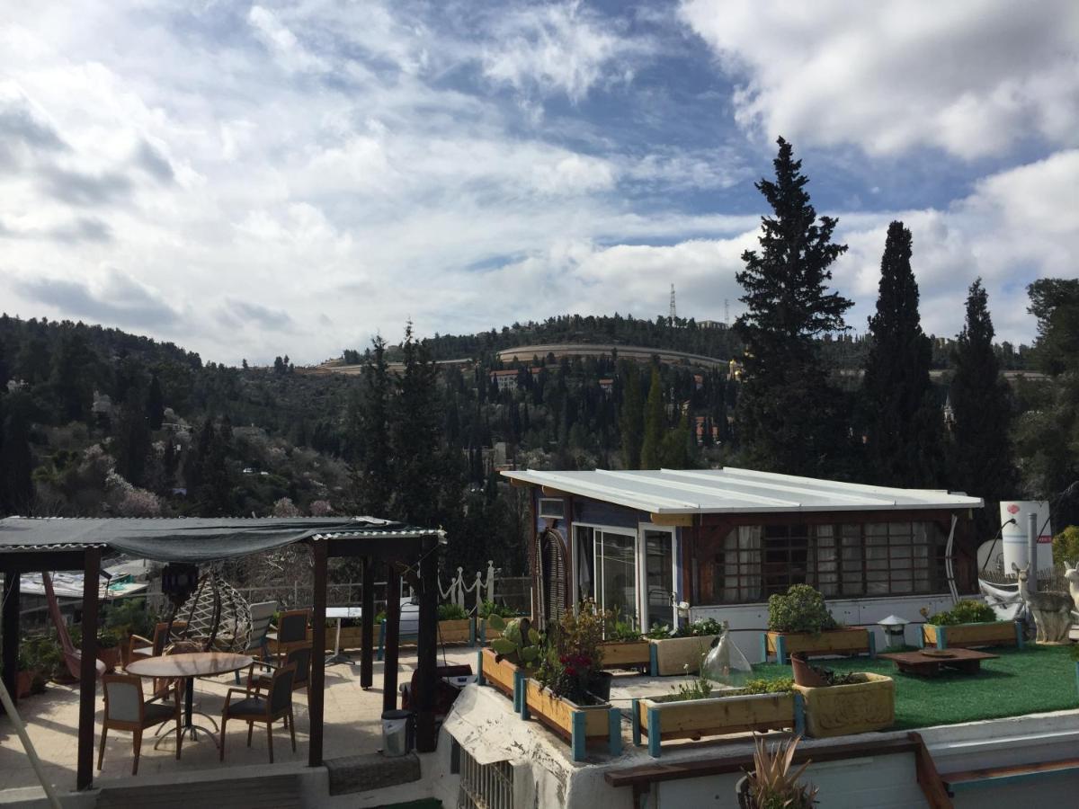 Sweet 'En Kerem View Bed and Breakfast Jeruzalem Buitenkant foto